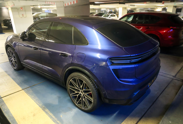 Porsche Macan EV Turbo