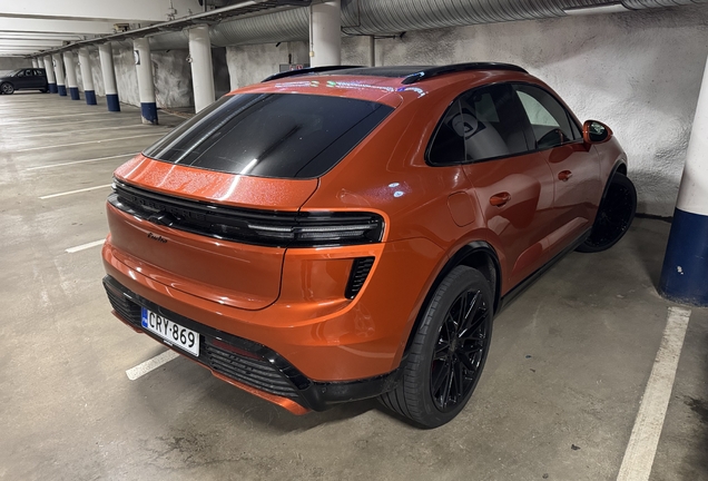 Porsche Macan EV Turbo