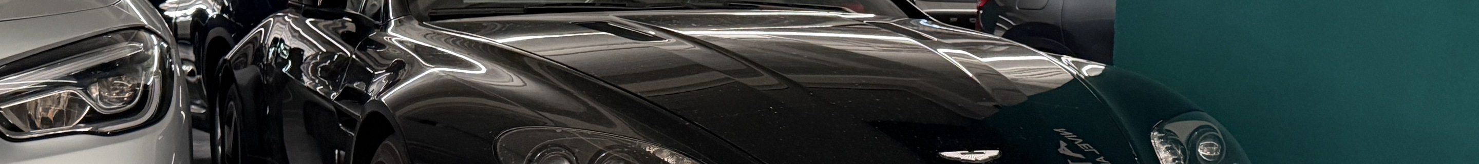 Aston Martin V8 Vantage 2012