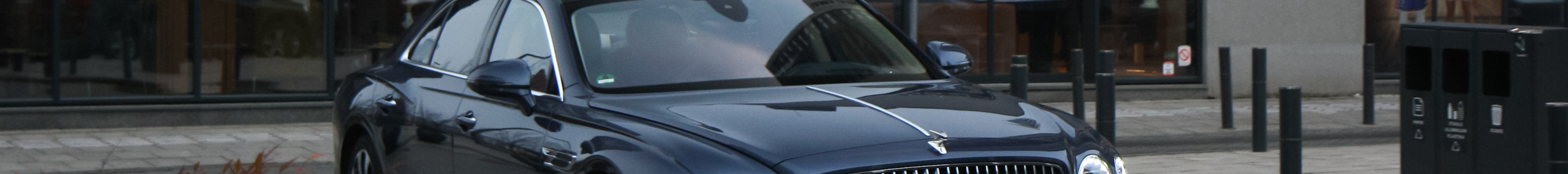 Bentley Flying Spur V8 Azure