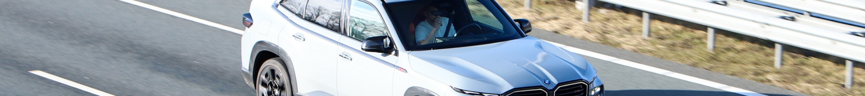 BMW XM G09 Label Red