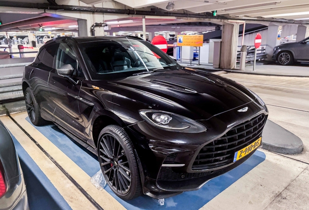 Aston Martin DBX707