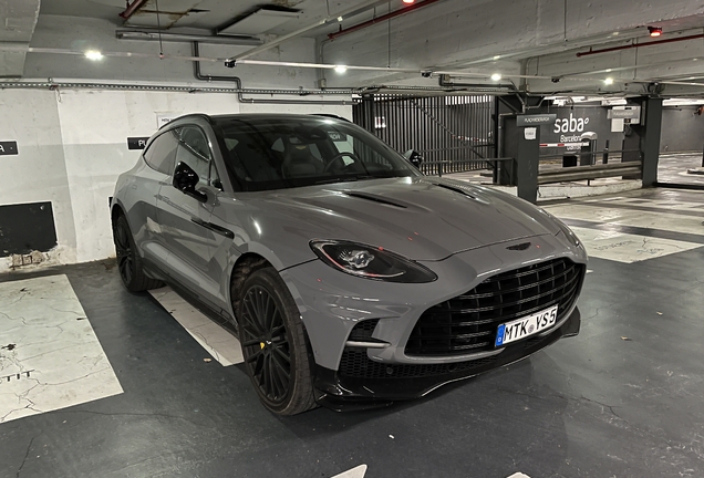 Aston Martin DBX707