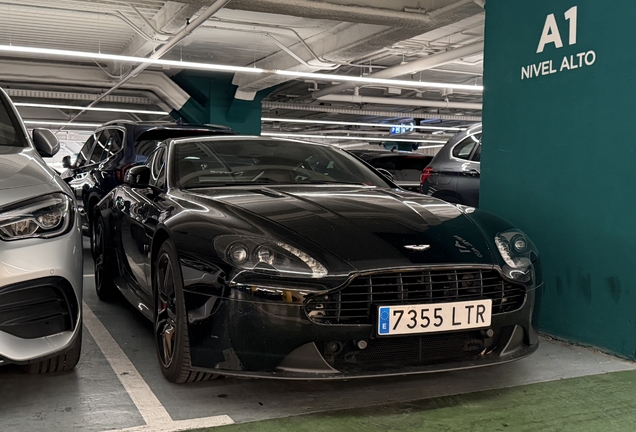Aston Martin V8 Vantage 2012