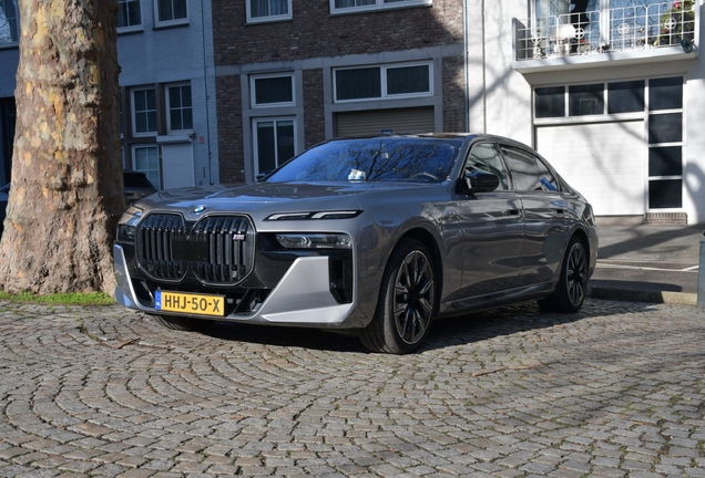 BMW M760e xDrive