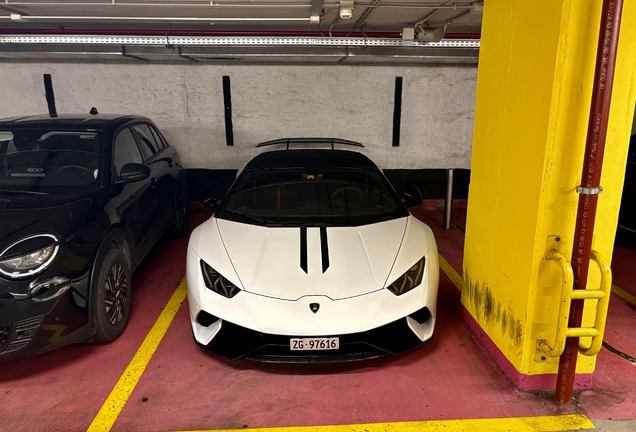 Lamborghini Huracán LP640-4 Performante Spyder