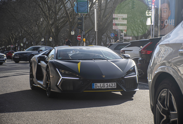 Lamborghini Revuelto