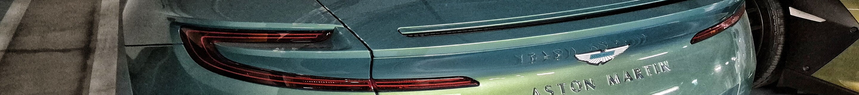 Aston Martin DB12