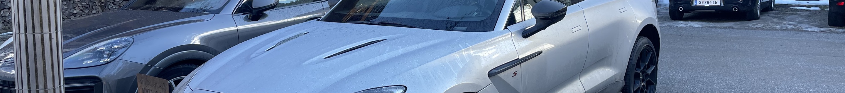 Aston Martin DBX S
