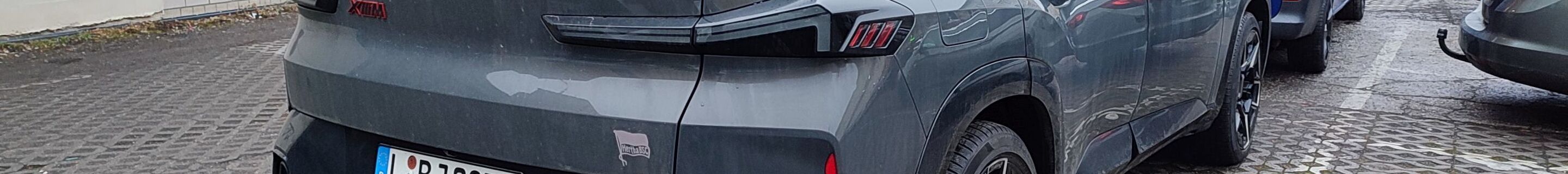 BMW XM G09 Label Red