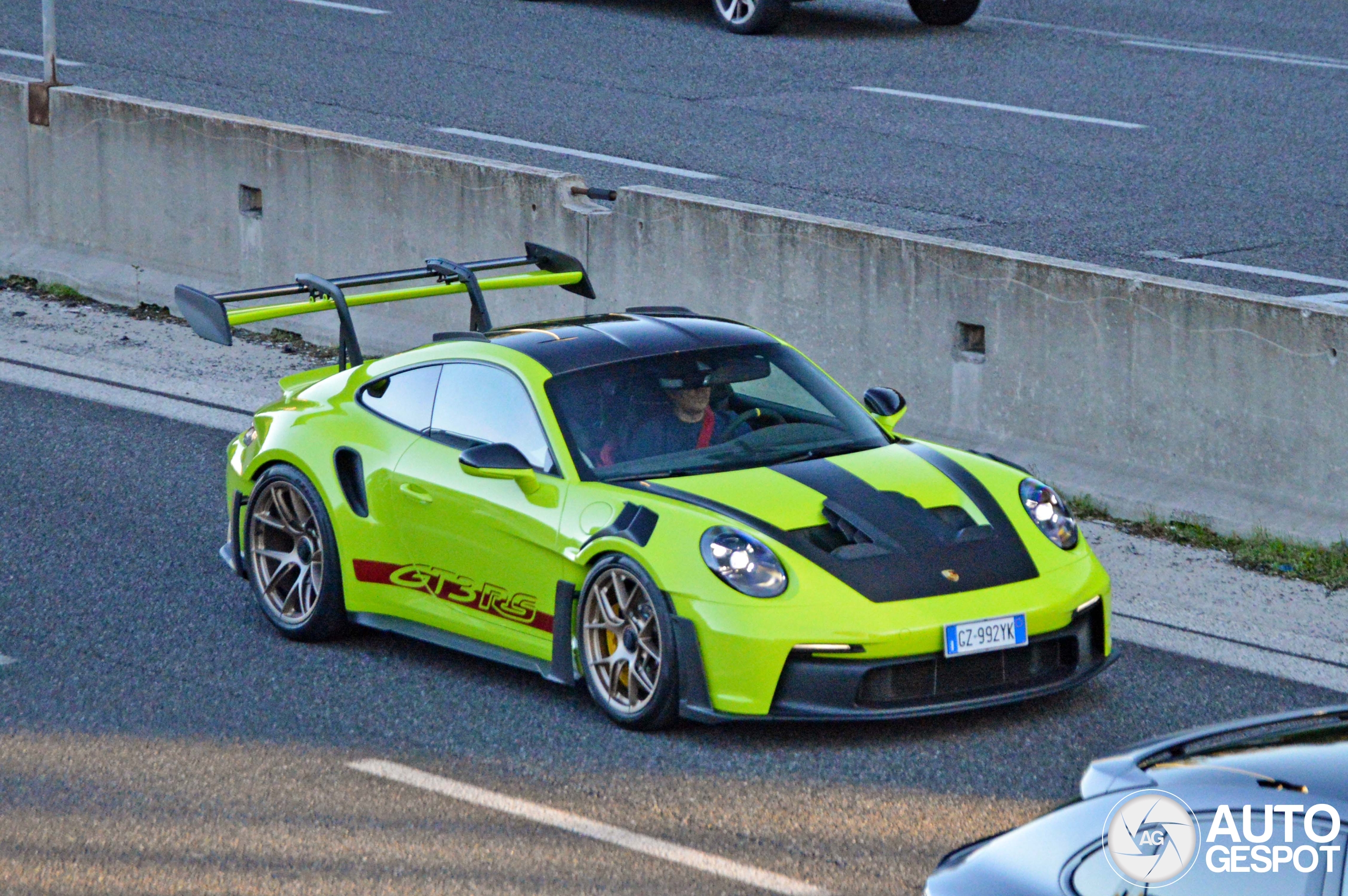 Porsche 992 GT3 RS MkI Weissach Package
