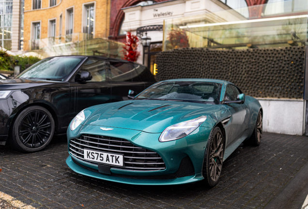 Aston Martin DB12