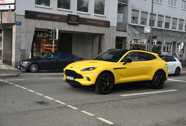 Aston Martin DBX