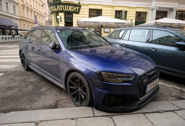 Audi RS4 Avant B9