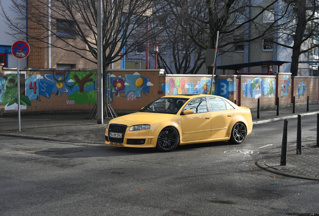 Audi RS4 Sedan