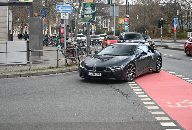BMW i8