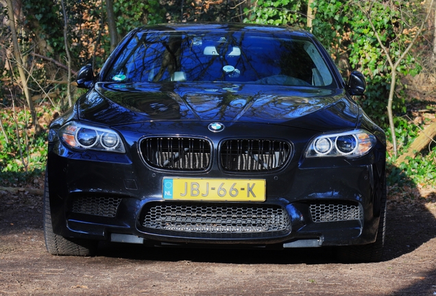 BMW M5 F10 2011