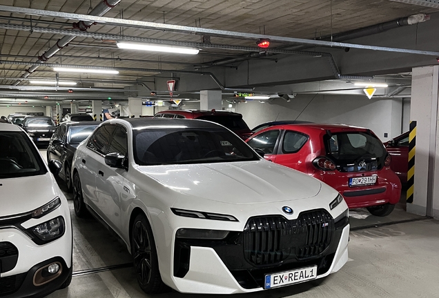BMW M760e xDrive