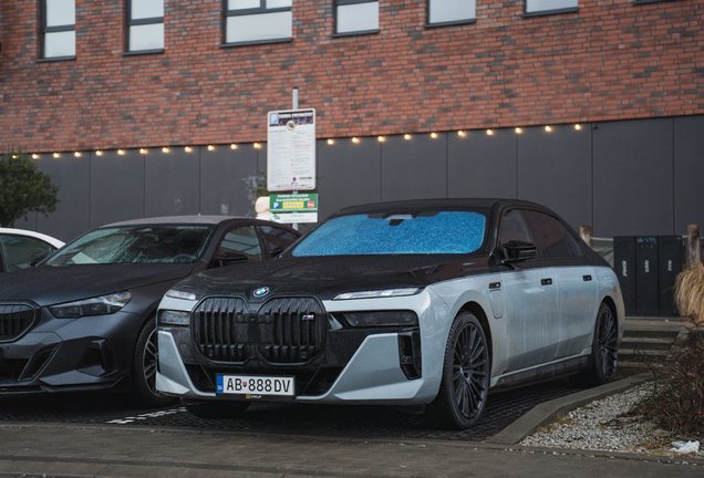 BMW M760e xDrive