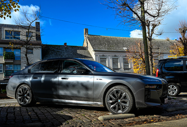 BMW M760e xDrive