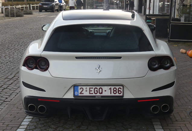 Ferrari GTC4Lusso T