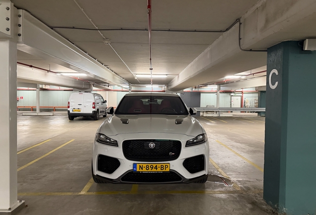 Jaguar F-PACE SVR