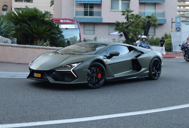 Lamborghini Revuelto