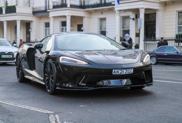 McLaren GT