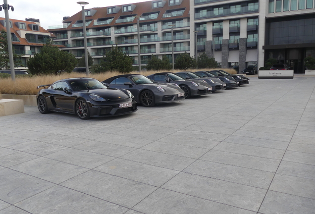 Porsche 718 Cayman GT4