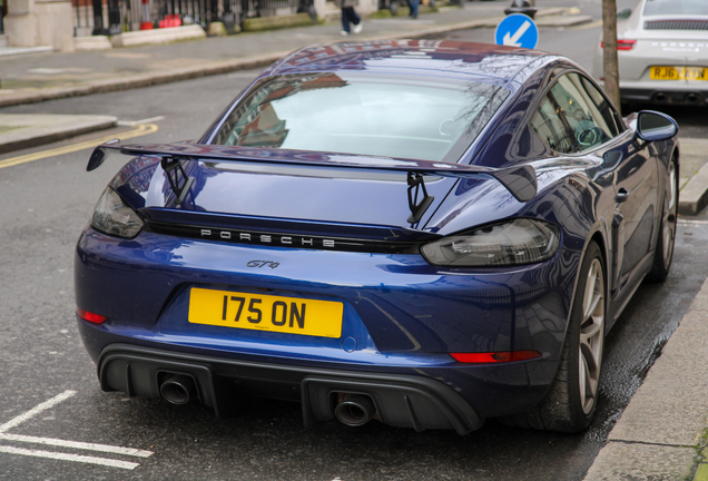Porsche 718 Cayman GT4