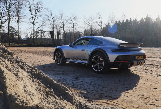 Porsche 992 Dakar