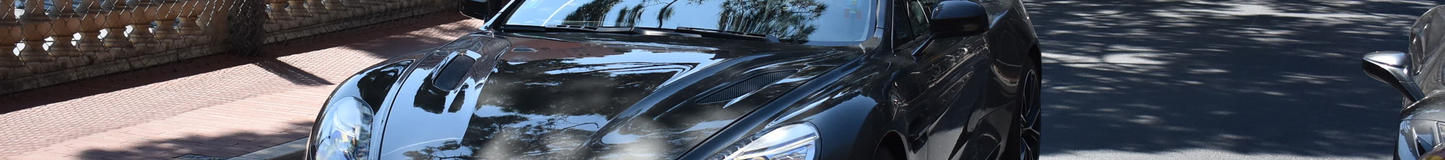 Aston Martin Vanquish 2013