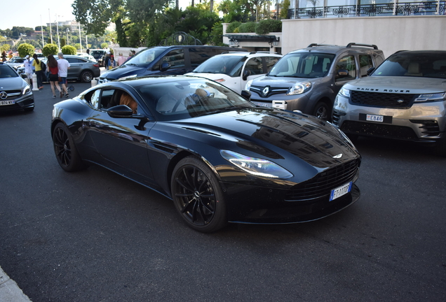 Aston Martin DB11 AMR