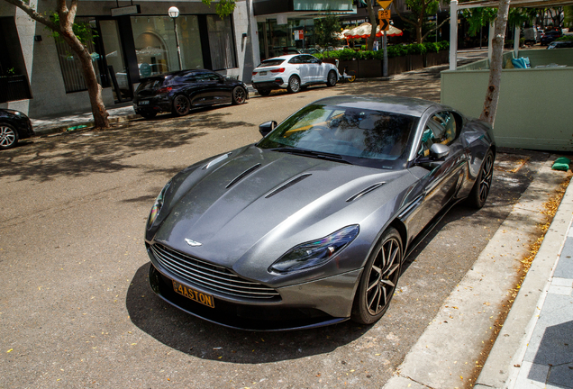 Aston Martin DB11