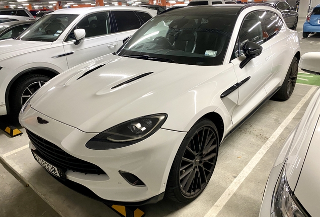 Aston Martin DBX