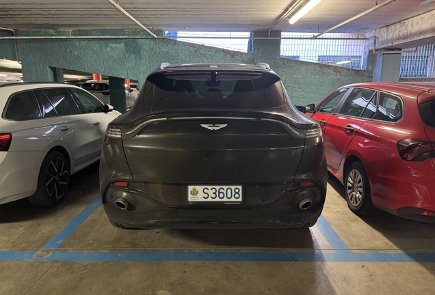 Aston Martin DBX