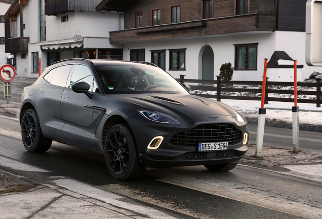 Aston Martin DBX