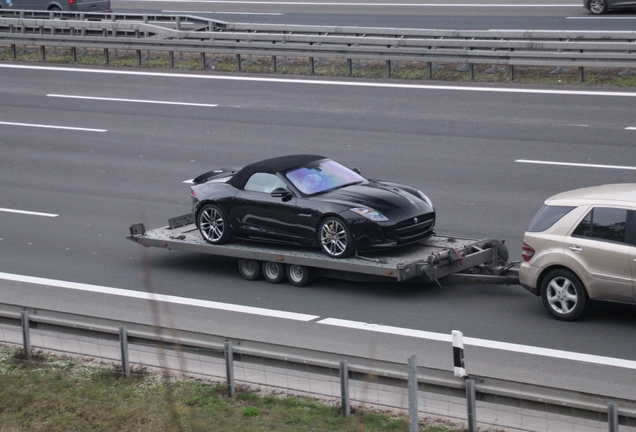Jaguar F-TYPE R AWD Convertible