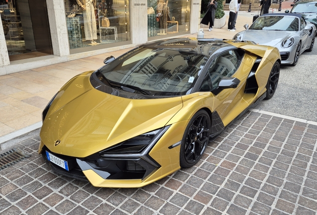 Lamborghini Revuelto
