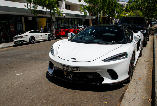 McLaren GT