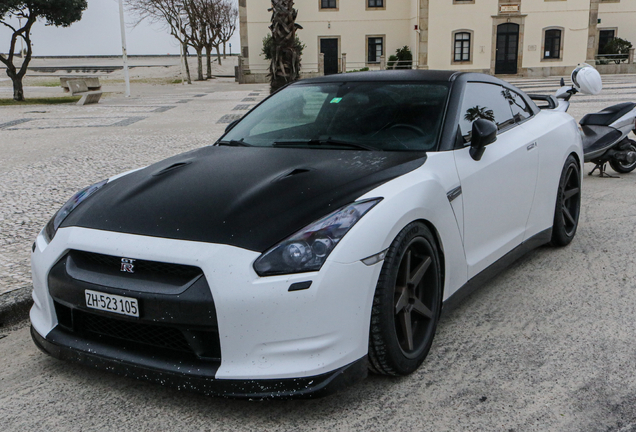 Nissan GT-R