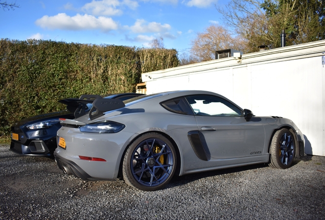 Porsche 718 Cayman GT4 RS Weissach Package