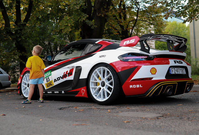 Porsche 718 Cayman GT4 RS Weissach Package