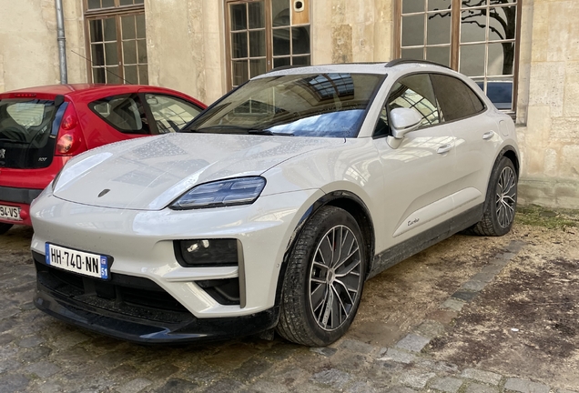 Porsche Macan EV Turbo