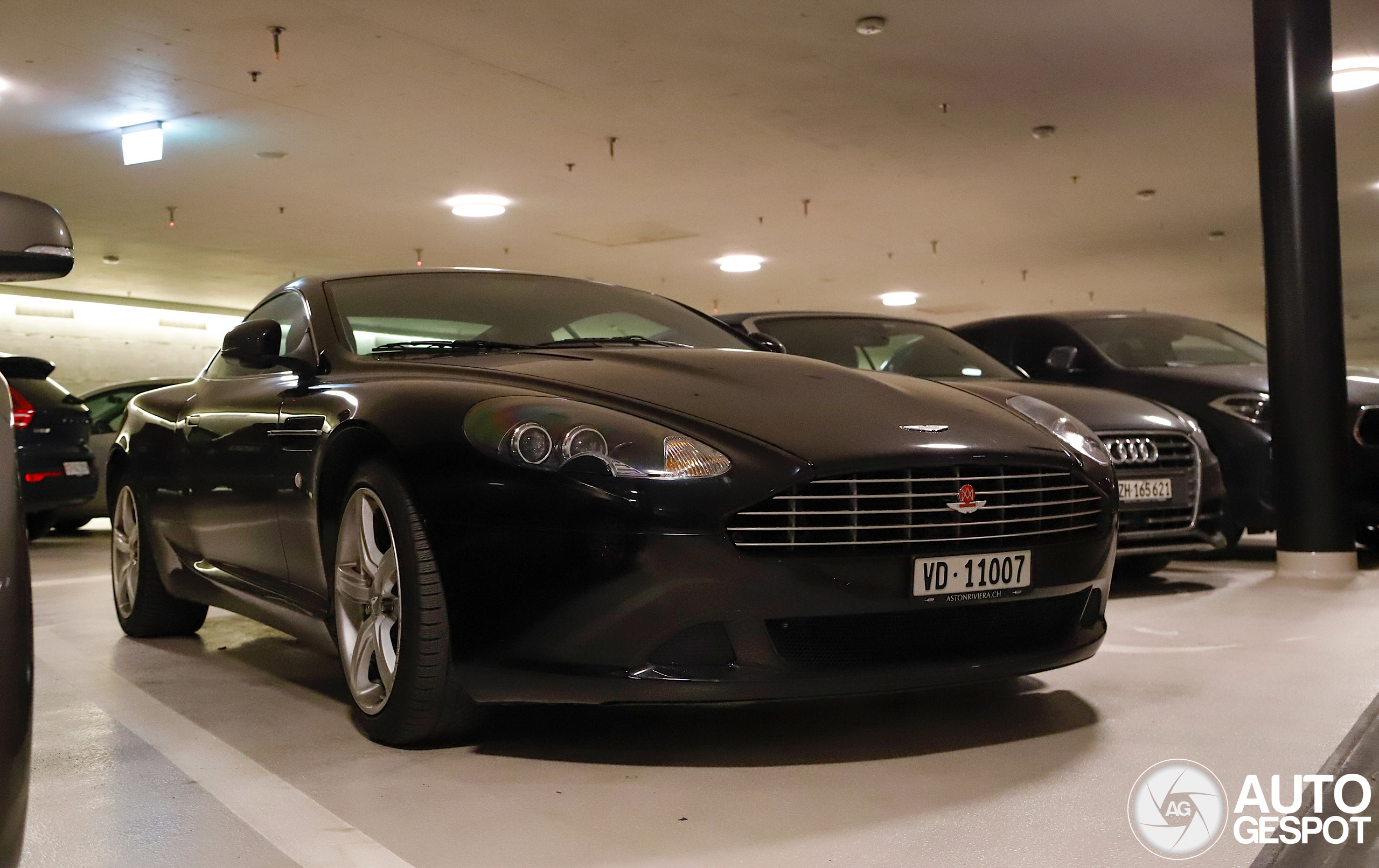 Aston Martin DB9