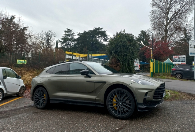Aston Martin DBX707
