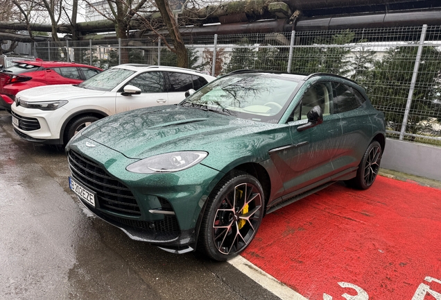 Aston Martin DBX707