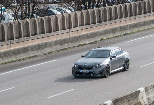 BMW M5 G90