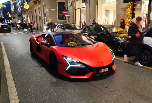 Lamborghini Revuelto