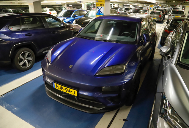 Porsche Macan EV Turbo